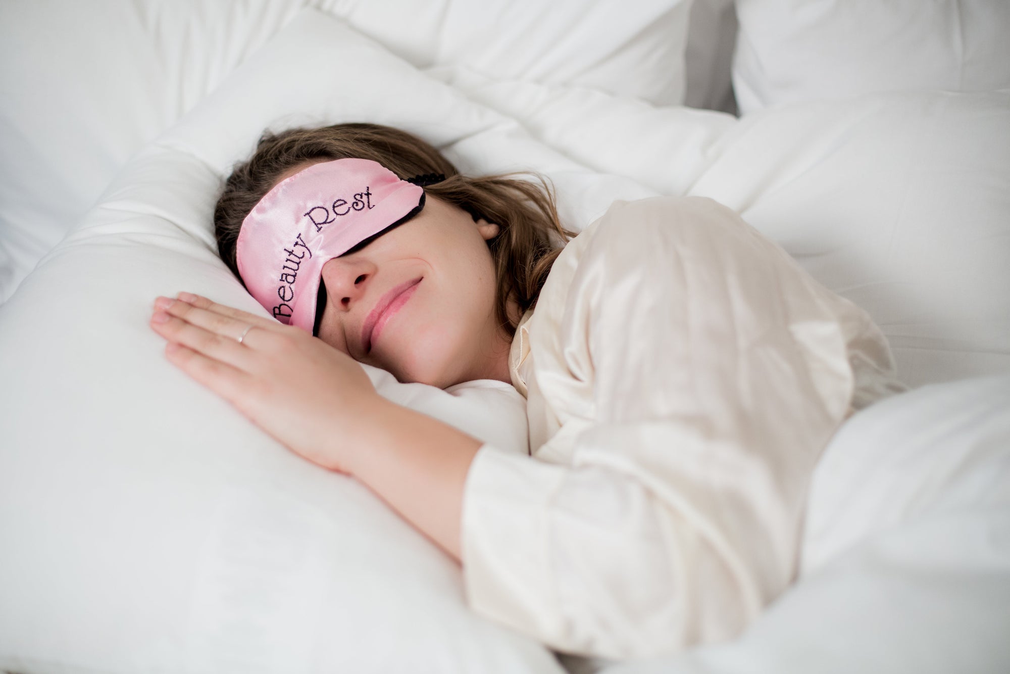 Melatonin Sleep Vitamin Gummies help you fall asleep faster and stay asleep longer